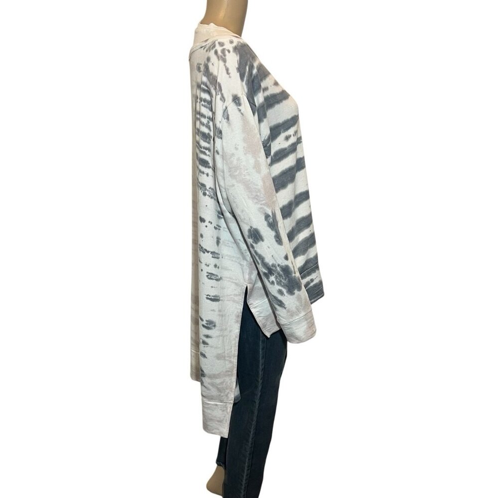 Go Couture Women’s Tunic Hi Low Sweatshirt Gray Tie Dye Size Medium Stretch NWT - Picture 2 of 9